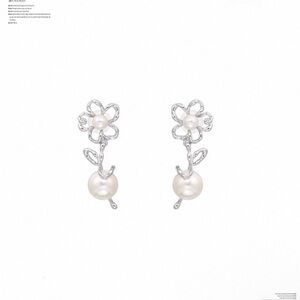 Elegant Silver and Pearl Flower Earrings
